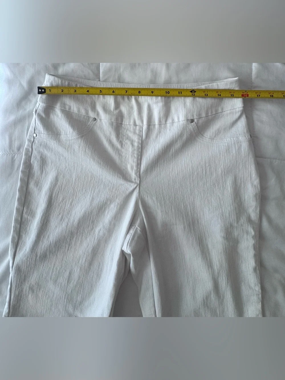 Ruby Rd. White Knee-Length Bermuda Shorts Women
